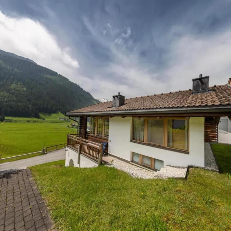 Pinzgau Ski Chalet Retreat with Balcony - Maison de Vacances 4 Chambres - 6