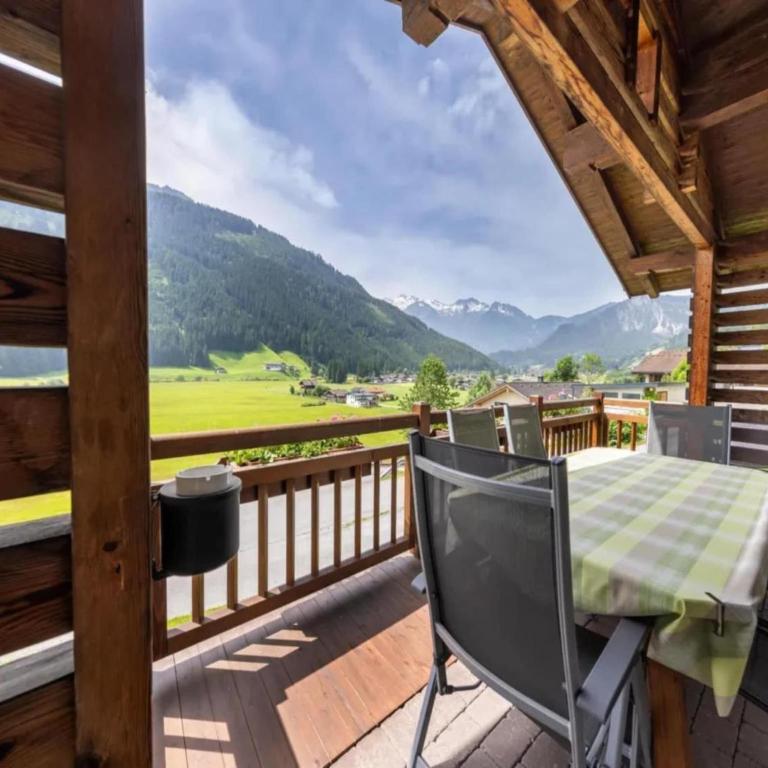 Pinzgau Ski Chalet Retreat with Balcony - Maison de Vacances 4 Chambres - 23