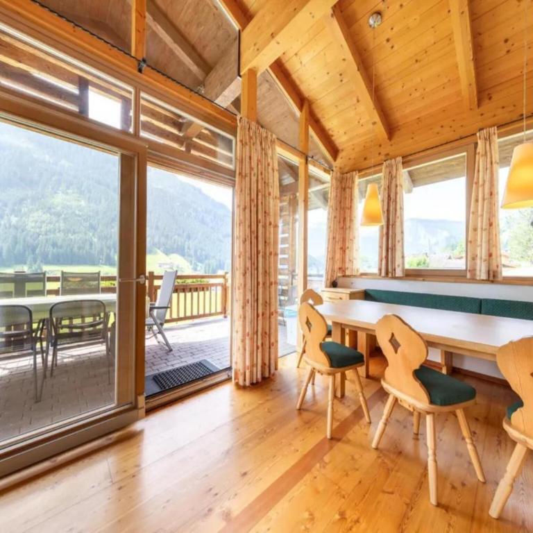 Pinzgau Ski Chalet Retreat with Balcony - Maison de Vacances 4 Chambres - 11