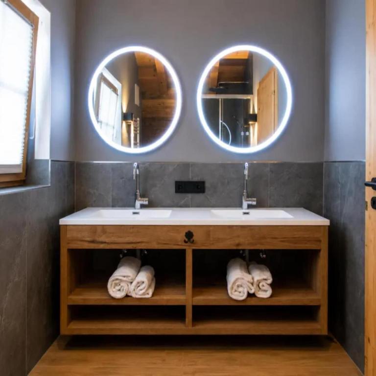 Elegant Alpine Chalet for 10 Guests - Maison de Vacances 4 Chambres - 14