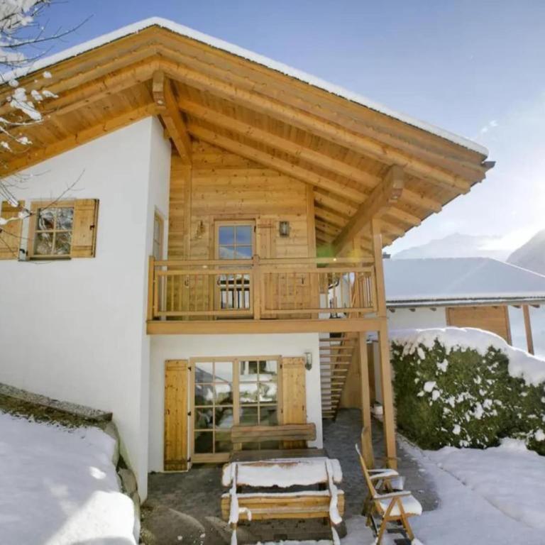 Elegant Alpine Chalet for 10 Guests - Maison de Vacances 4 Chambres - 24