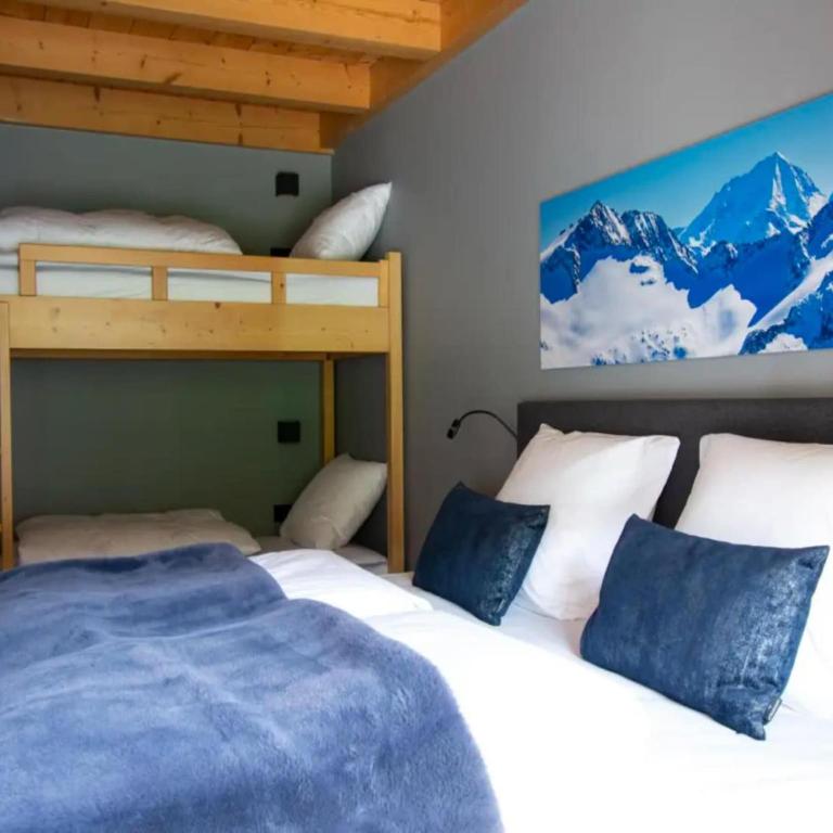 Elegant Alpine Chalet for 10 Guests - Maison de Vacances 4 Chambres - 10