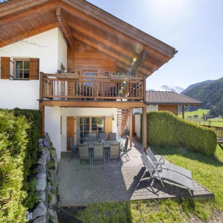 Elegant Alpine Chalet for 10 Guests - Maison de Vacances 4 Chambres - 6