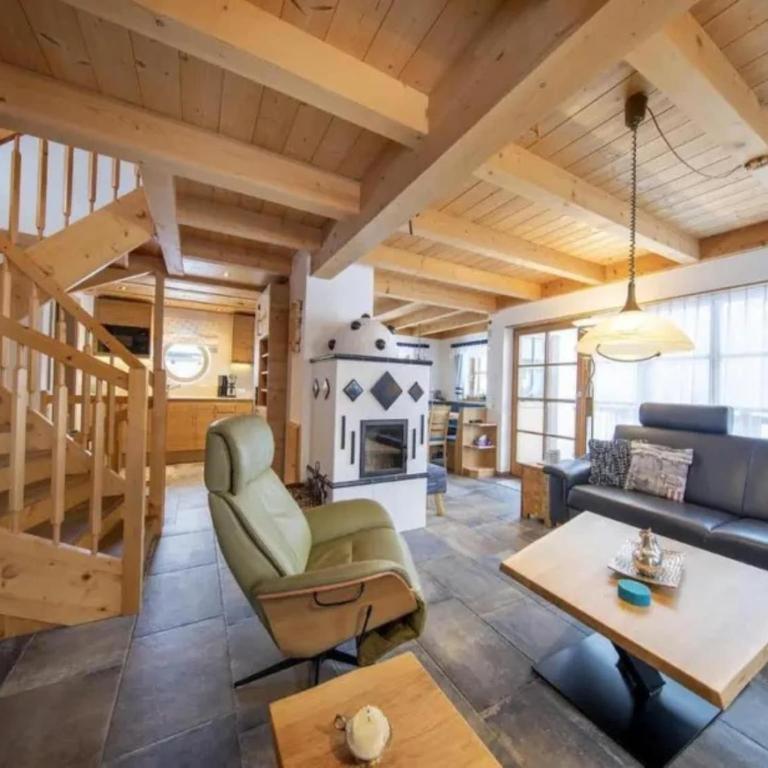 Sunlit Alpine Chalet Stay - Maison de Vacances 4 Chambres - 9