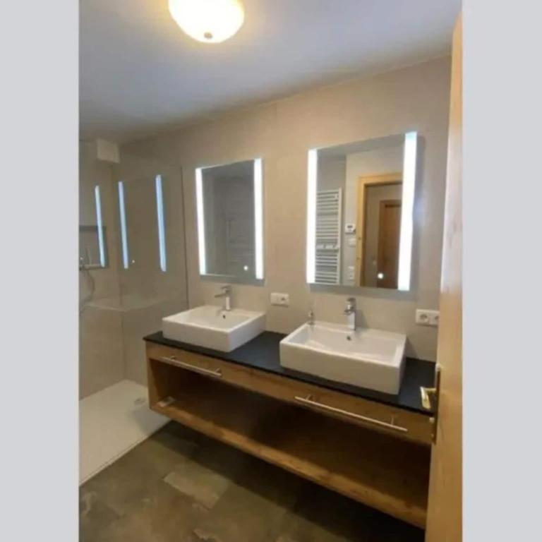 Sunlit Alpine Chalet Stay - Maison de Vacances 4 Chambres - 21