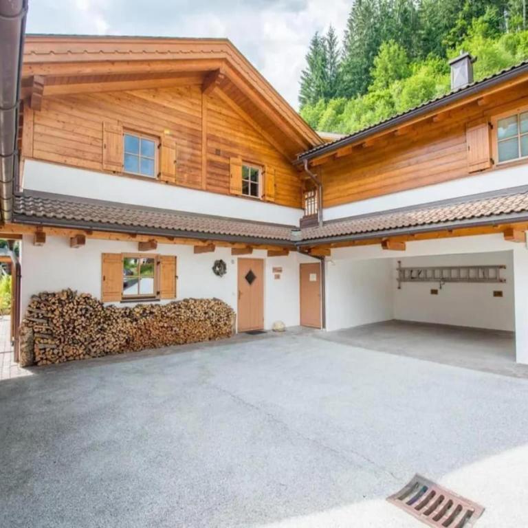Charming Detached Chalet in Wald im Pinzgau - Maison de Vacances 4 Chambres - 5