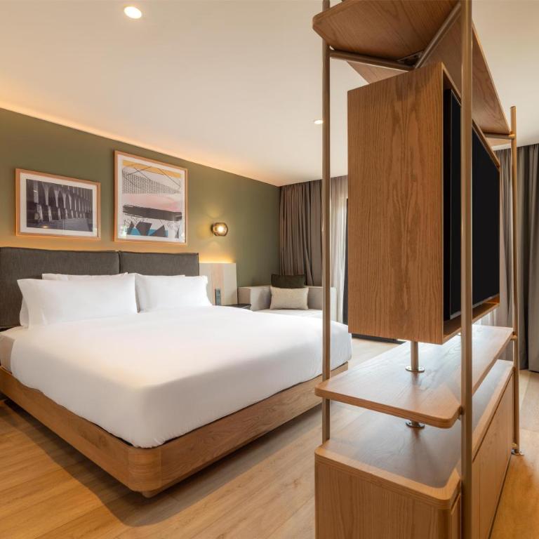 Hilton Garden Inn Tijuana Airport - Suite Junior con cama extragrande y zona de estar - 4