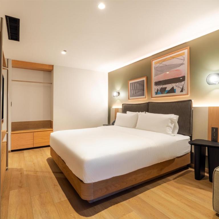 Hilton Garden Inn Tijuana Airport - Suite Junior con cama extragrande y zona de estar - 6