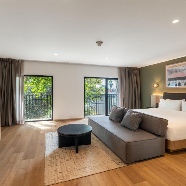 Hilton Garden Inn Tijuana Airport - Suite Junior con cama extragrande y zona de estar - 8
