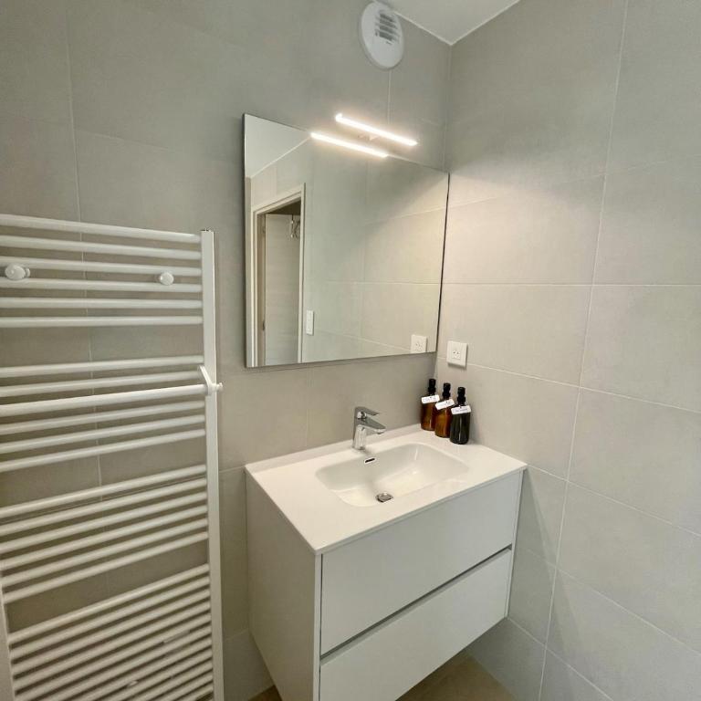 1-bedroom apartment near the city center and amenities - Appartamento con 2 Camere da Letto - 4