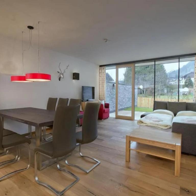 Stylish Neukirchen Home for 8 Guests - Ferienhaus mit 3 Schlafzimmern - 3