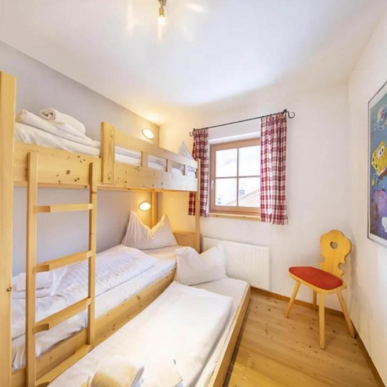 Spacious Chalet with Parking - Maison de Vacances 4 Chambres - 20