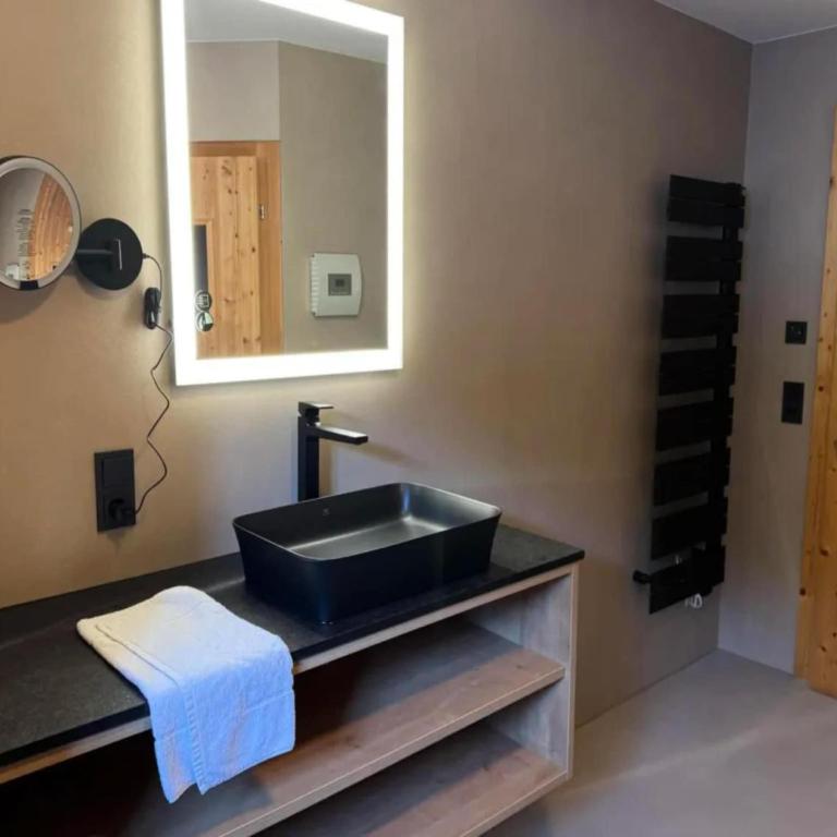 Spacious Chalet with Parking - Maison de Vacances 4 Chambres - 21