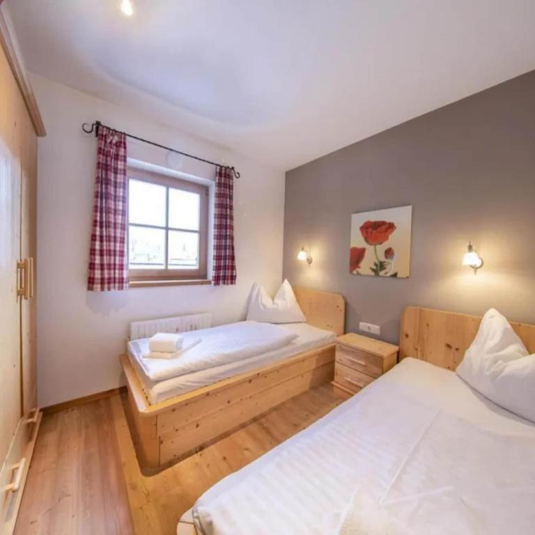 Spacious Chalet with Parking - Maison de Vacances 4 Chambres - 16
