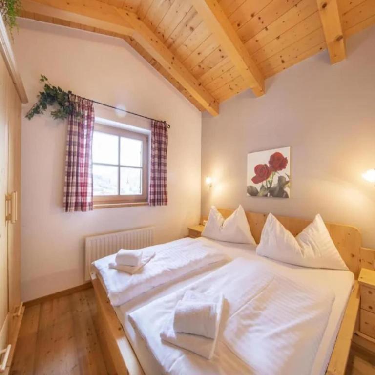 Spacious Chalet with Parking - Maison de Vacances 4 Chambres - 14