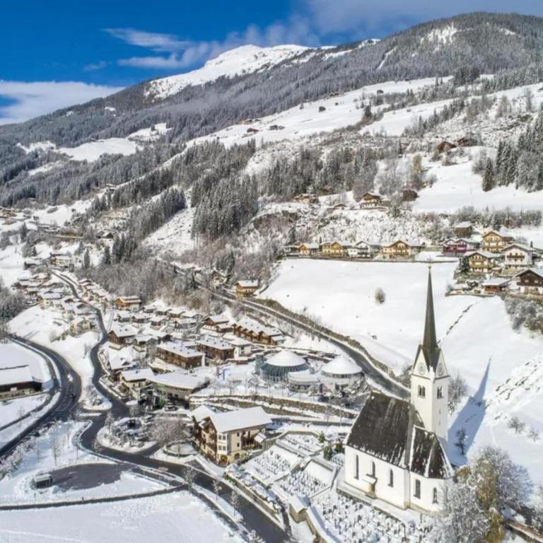 Spacious Chalet with Parking - Maison de Vacances 4 Chambres - 37