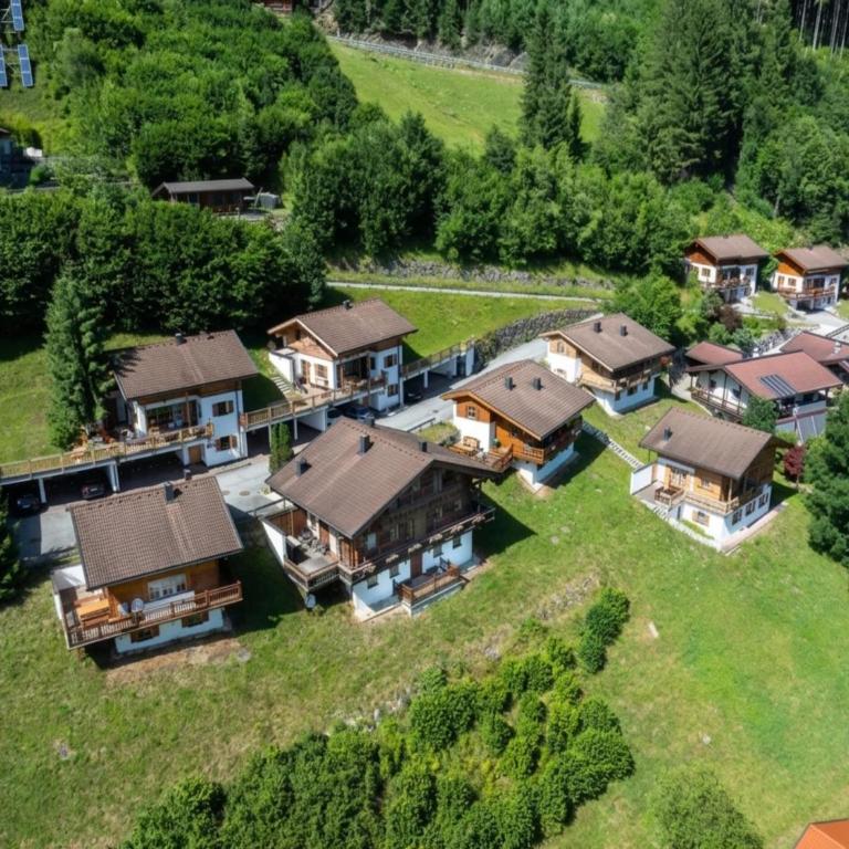 Spacious Chalet with Parking - Maison de Vacances 4 Chambres - 29