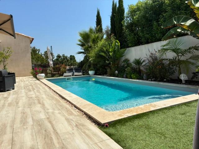 Suite haut de gamme 22 m2 de la Maison LILOMEL - Entrée & Terrasse privative - Piscine - parking & wifi gratuit - Au calme et à 5 min de la mer - Chambre Double avec Terrasse - 11