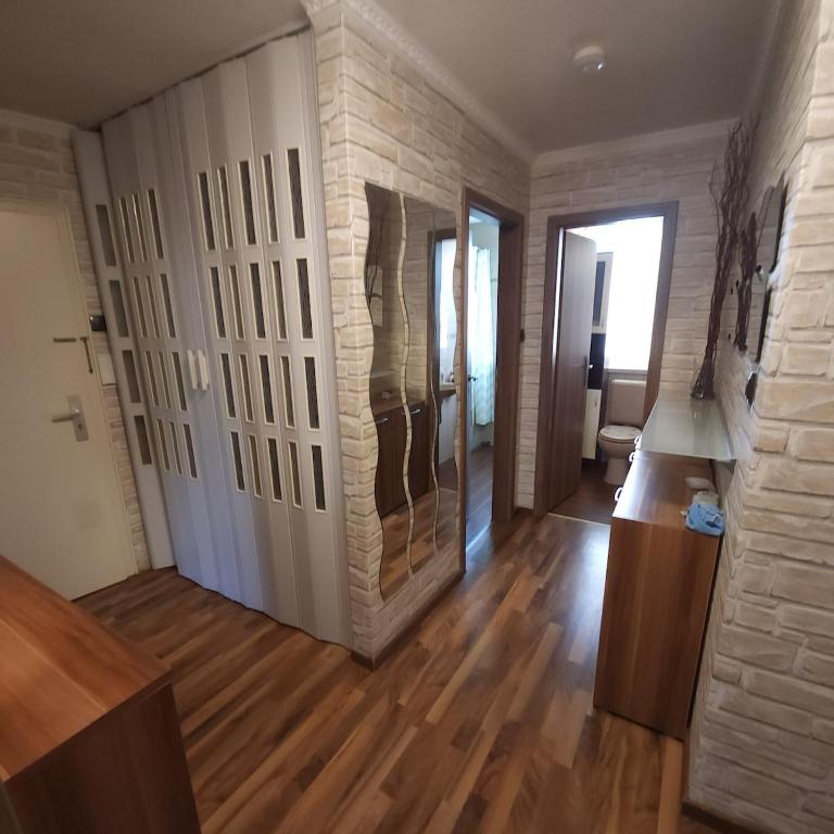 4-room flat, 5 min subway, 20 min to city center - Apartamento - 3