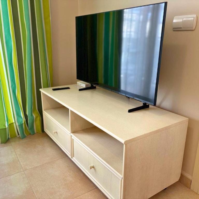 Enjoy Apartment beautiful sea view, perfect for cyclists - One-Bedroom Apartment with Sea View and Balcony - 14