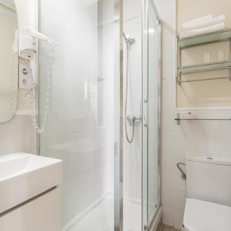 Hostal Madrid - Superior Doppelzimmer mit Straßenblick - 4