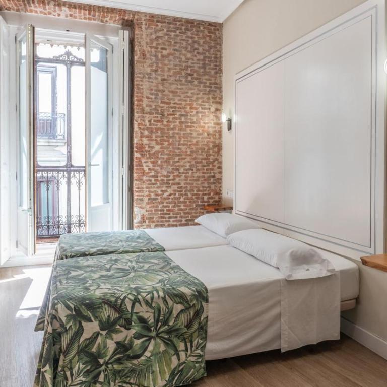 Hostal Madrid - Zweibettzimmer - Außenseite - 5