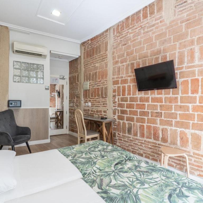 Hostal Madrid - Zweibettzimmer - Außenseite - 6