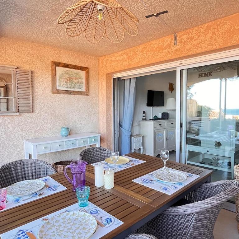 Vue mer - piscine - plage à 5 minutes - parking - 2 chambres - Appartement 2 Chambres - 19
