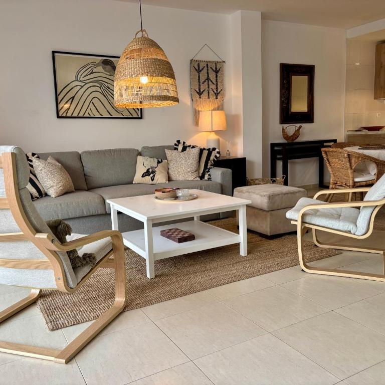 Villa Maravilla - One-Bedroom Deluxe Apartment - 10