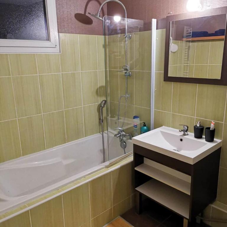 Appartement 60 m² avec parking – proche centre de Colmar - Appartement 2 Chambres - 11