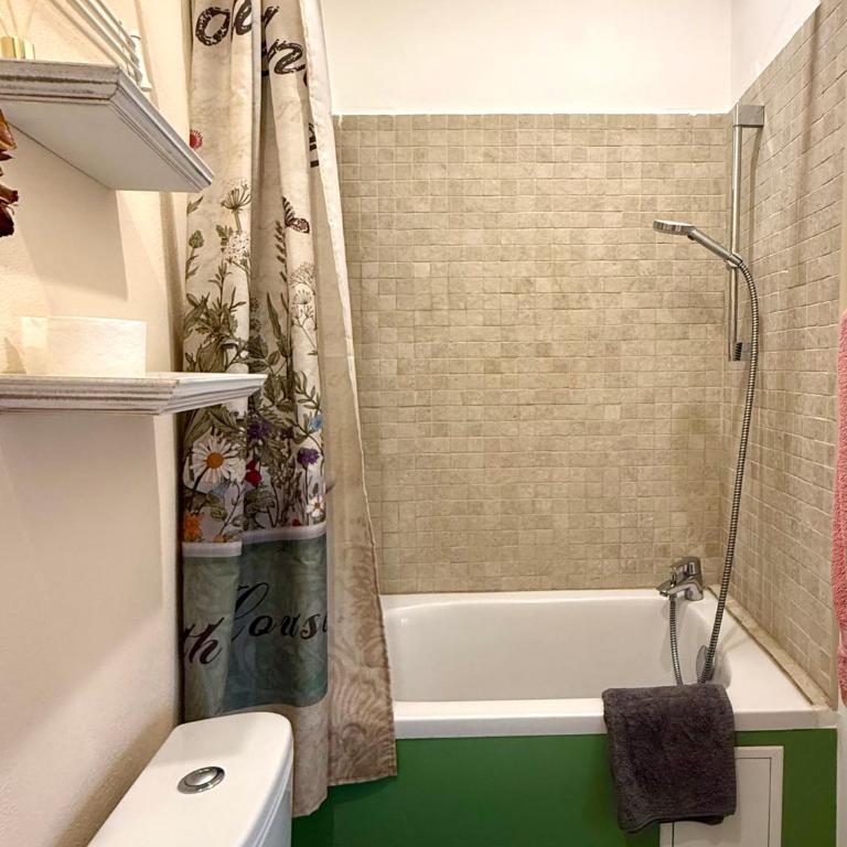 Charmante maison climatisée avec 2x ch et 2x sdb - Maison 2 Chambres - 14