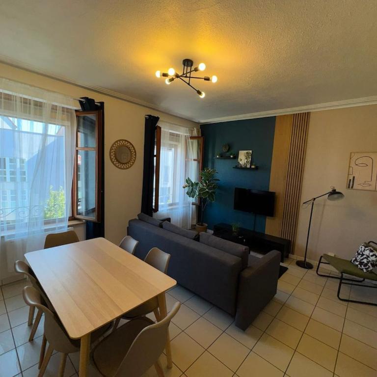Le BulhTwo Hébergement Fonctionnel au centre de Mulhouse - Two-Bedroom Apartment - 10