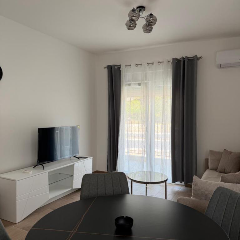 Apartments Petović - One-Bedroom Apartment - 2