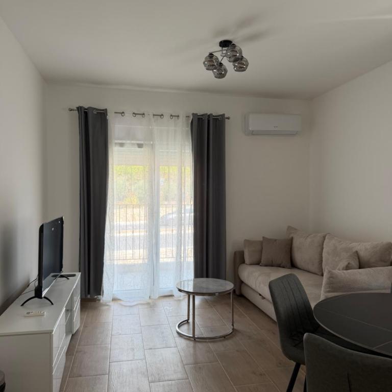 Apartments Petović - One-Bedroom Apartment - 5