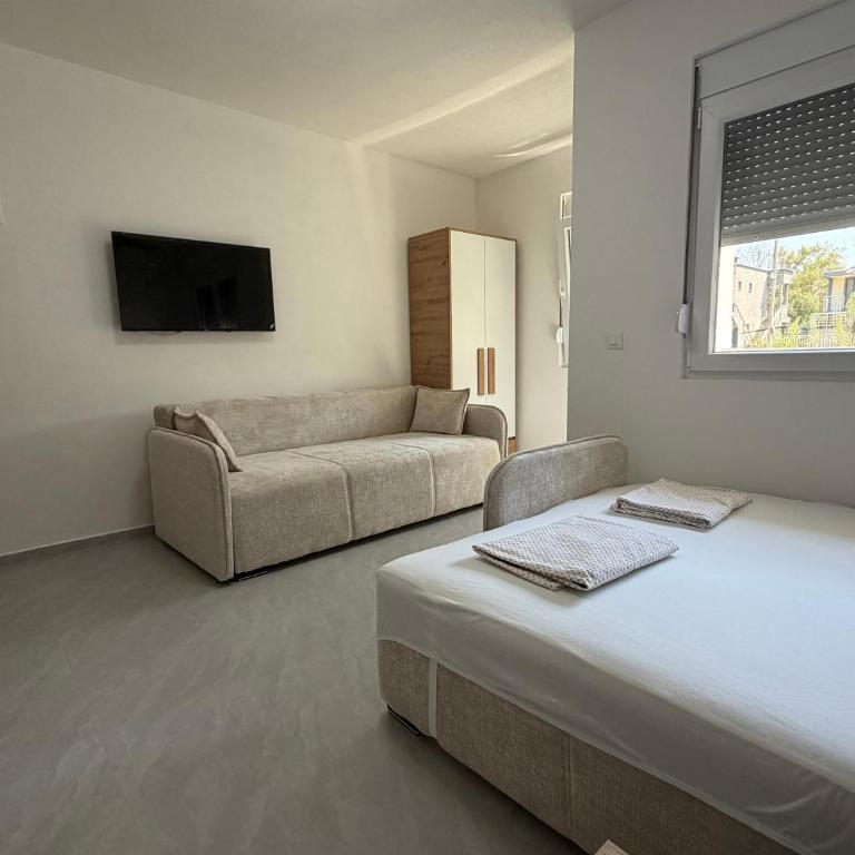 Apartmani DEMIR - Apartment mit Balkon - 3
