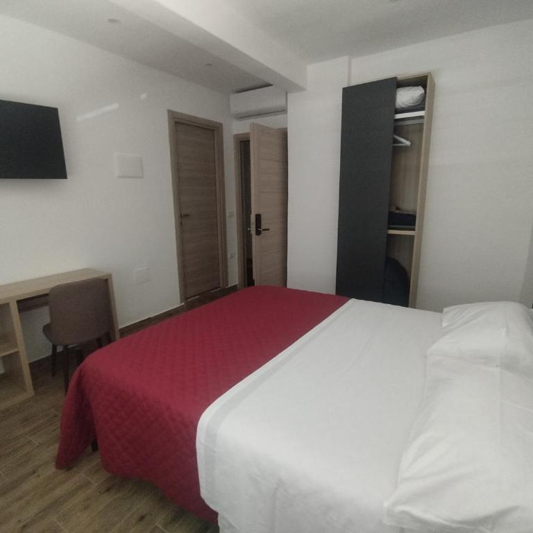 B&B Napoli City Central Station - Großes Doppelzimmer - 9