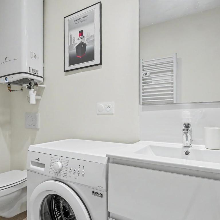 Les Beaux Volumes - Grand T2 rénové tout confort - Appartement 1 Chambre - 24
