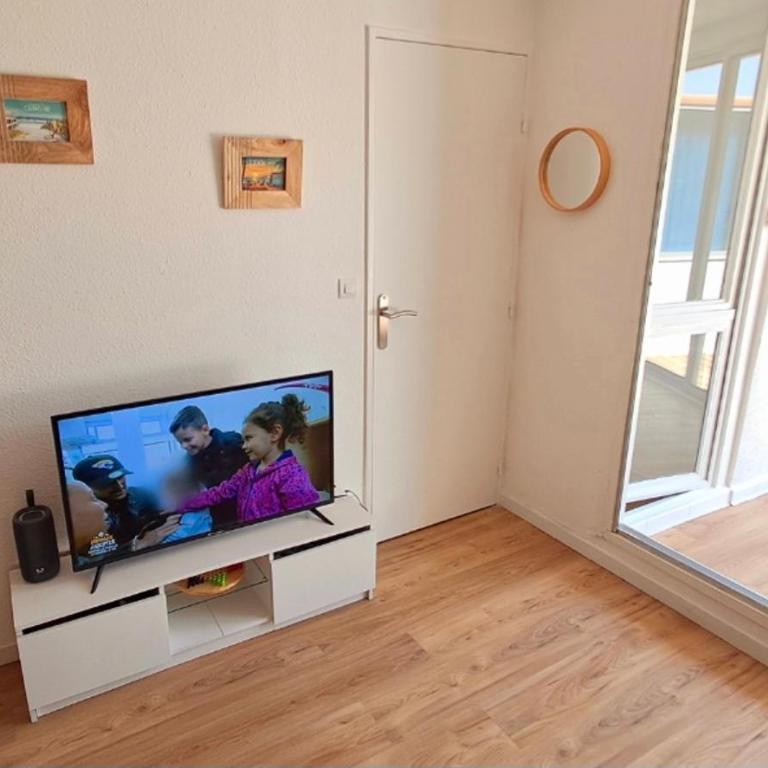 Appartement refait à neuf, climatisé, en rez-de-jardin, à 30 secondes de la plage - Appartement 1 Chambre - 7