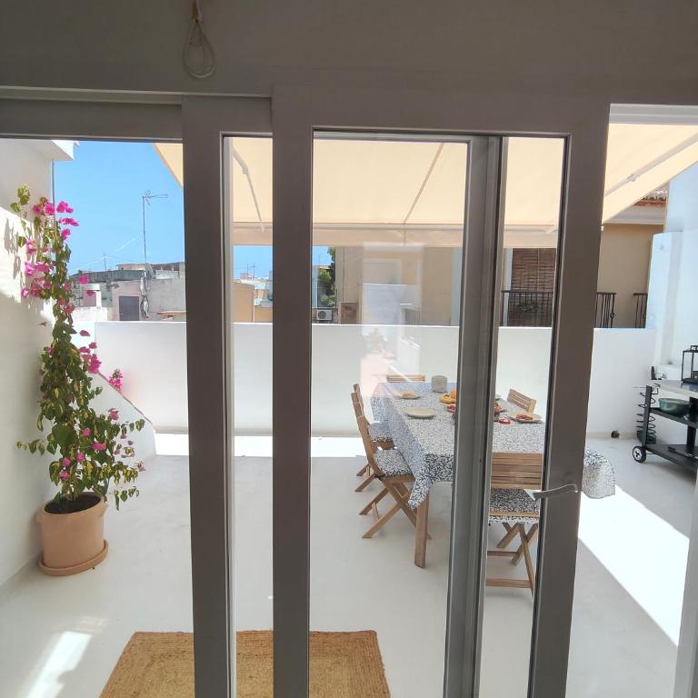 Spacious 4 bedroom townhouse with terraces and garage - Haus mit 5 Schlafzimmern - 4