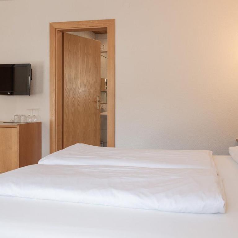 Hotel Garni Romantika - Doppelzimmer mit Balkon (2 Erwachsene + 1 Kind) - 3