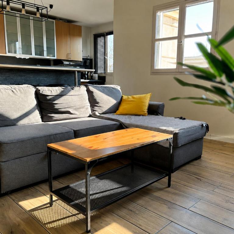Joli T2 centre ville avec Parking privé - Apartment mit 1 Schlafzimmer und Gartenblick - 1