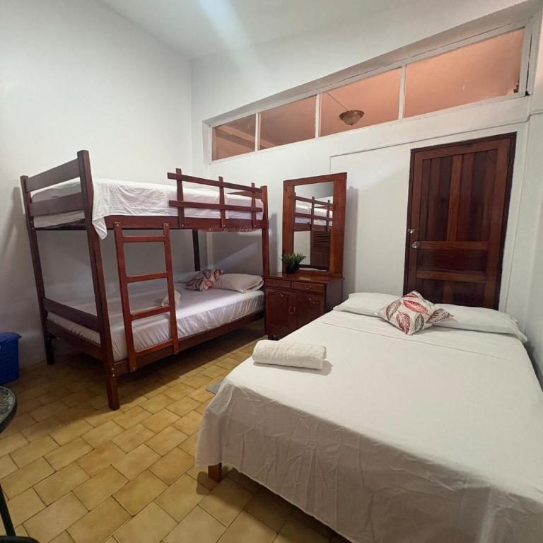Casa céntrica de 5 habitaciones hasta 13 personas - Casa con 1 dormitorio - 4