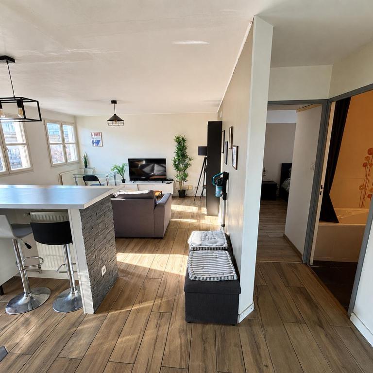 Joli T2 centre ville avec Parking privé - Apartment mit 1 Schlafzimmer und Gartenblick - 4