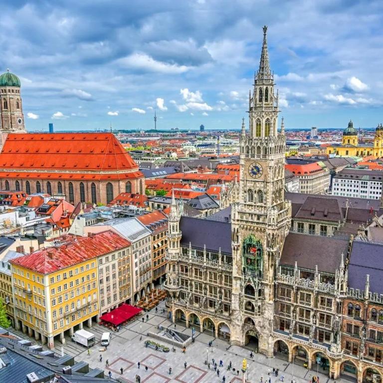 Central Munich Studio Apartment - One-Bedroom Apartment - 1