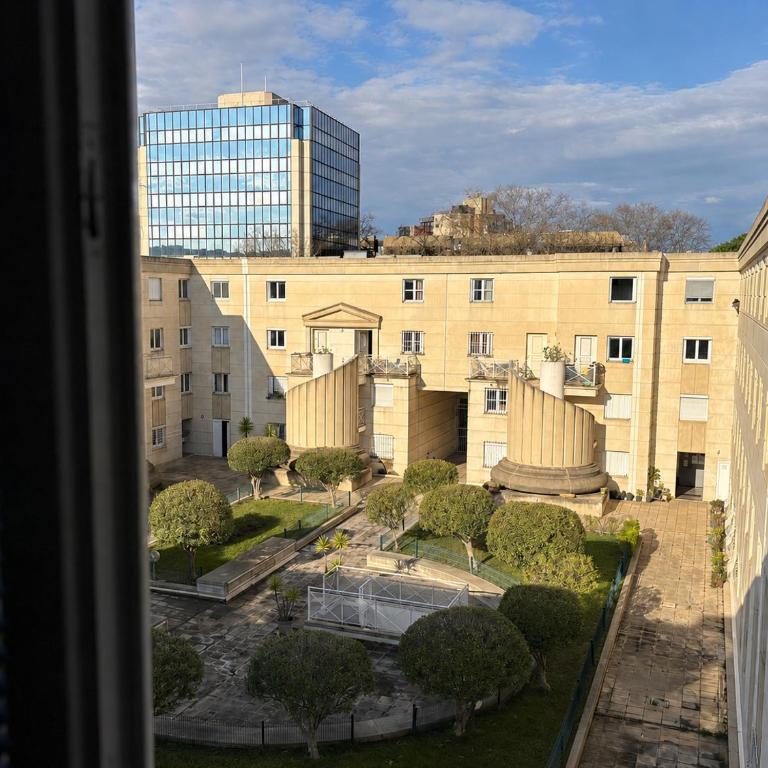 Joli T2 centre ville avec Parking privé - Apartment mit 1 Schlafzimmer und Gartenblick - 11