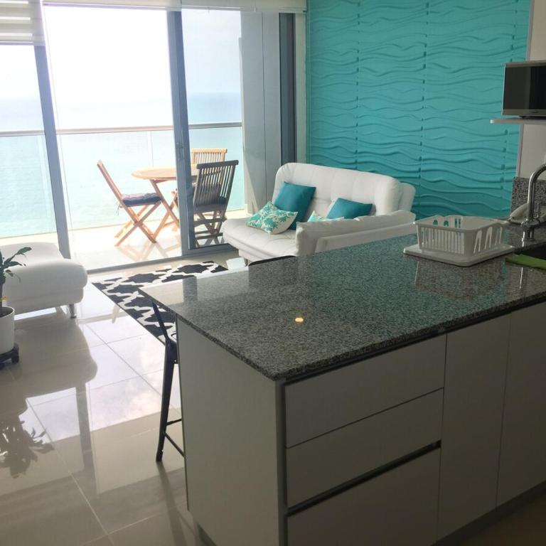 impecable apartamento excelente ubicación - Three-Bedroom Apartment - 3
