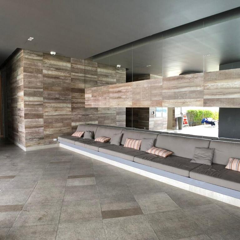 impecable apartamento excelente ubicación - Three-Bedroom Apartment - 7