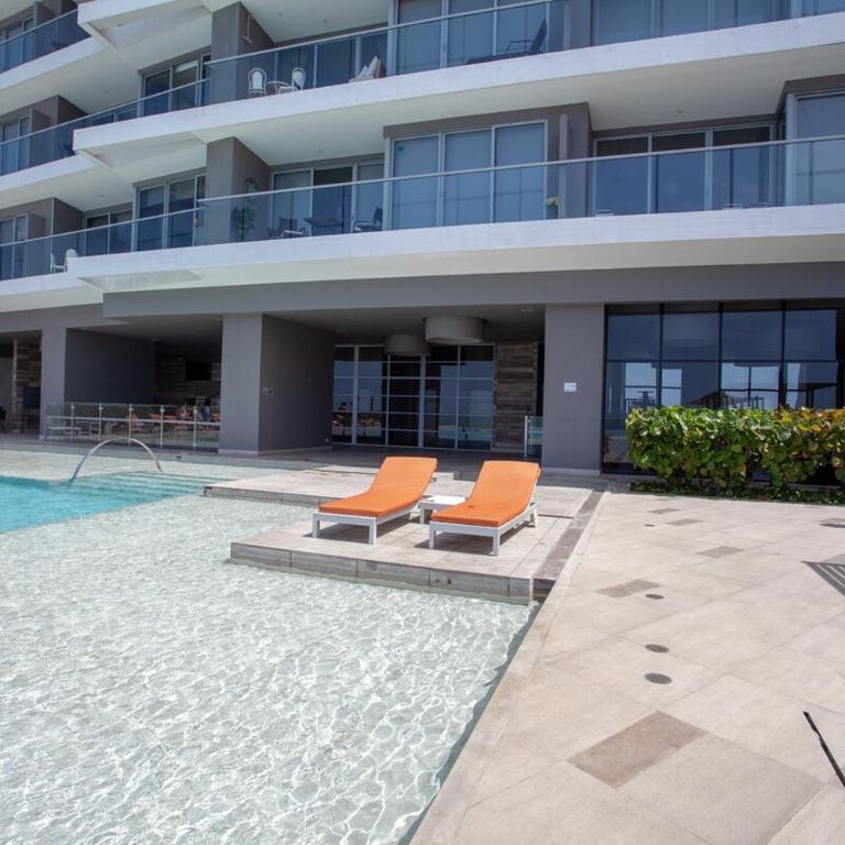 impecable apartamento excelente ubicación - Three-Bedroom Apartment - 8