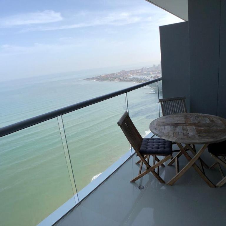 impecable apartamento excelente ubicación - Three-Bedroom Apartment - 15