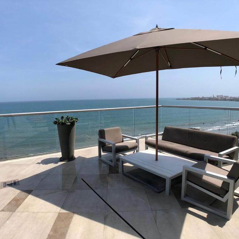 impecable apartamento excelente ubicación - Three-Bedroom Apartment - 18